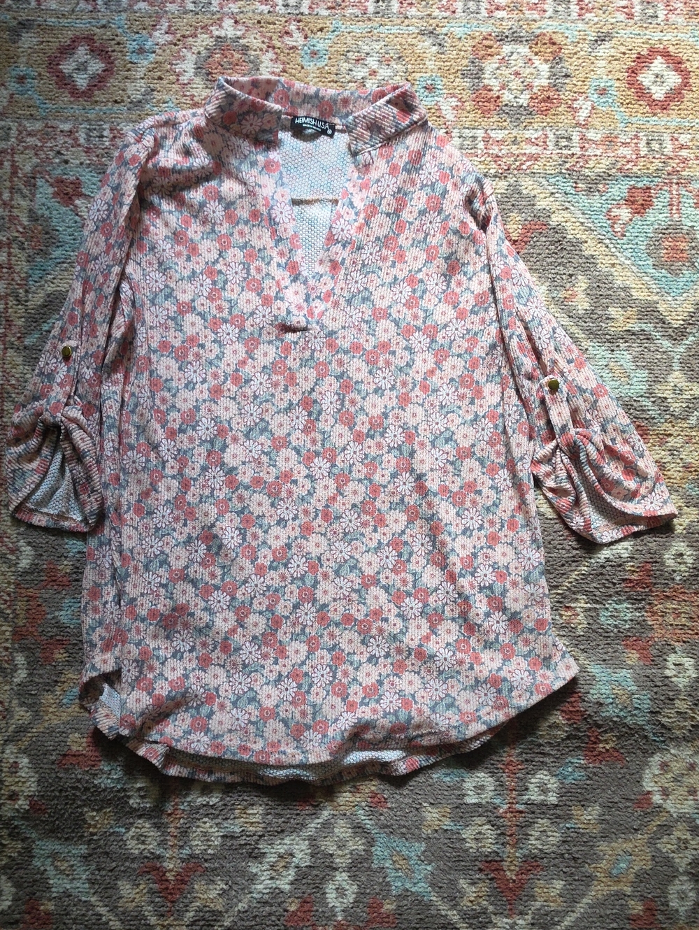 Heimish USA Medium Floral Pink & White V-Neck Women's Tunic 2